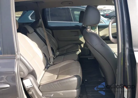 2017 Kia Sedona Lx z USA, uszkodzony, nr VIN KNDMB5C10H6283781